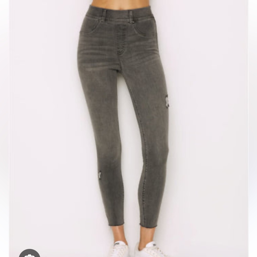 Spanx black distressed ankle jeans M